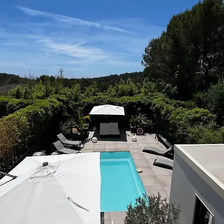 Avec Piscine Privative Willa